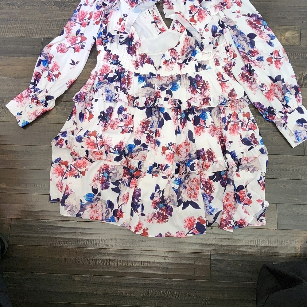 White Floral Ruffle Mini Dress - Picture 4 of 10